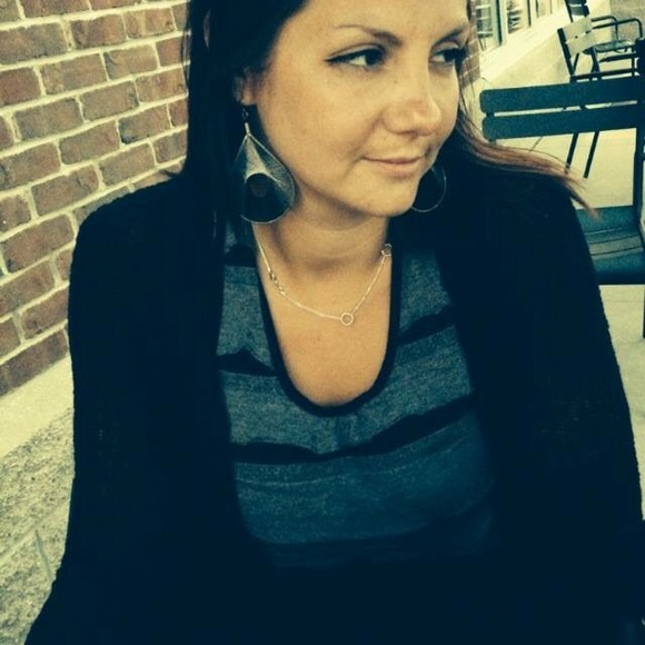 Meet your Posher, Stephanie - Picture 5 of 7